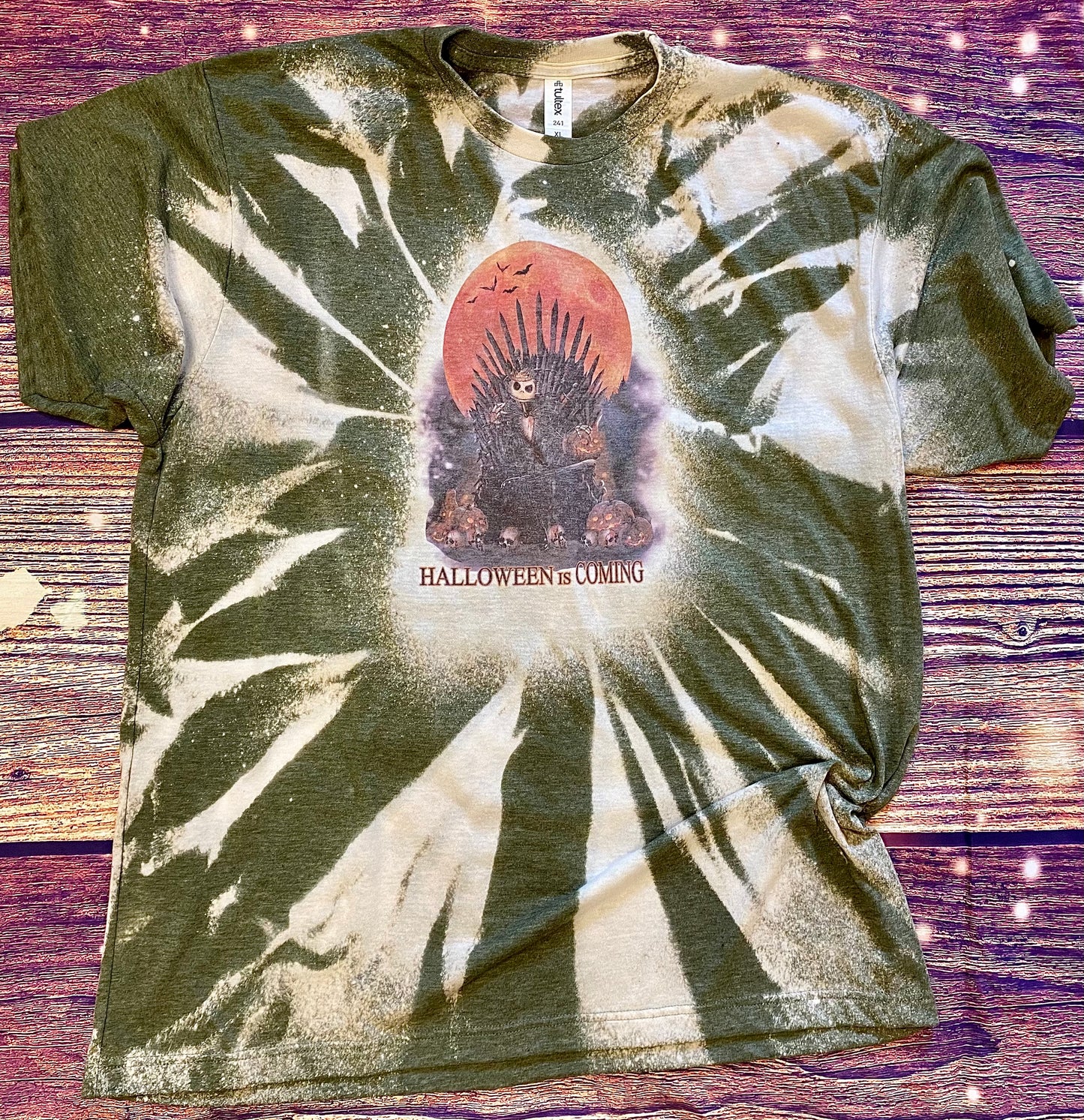 Halloween is Coming | Nightmare Before Christmas | Bleach Tee