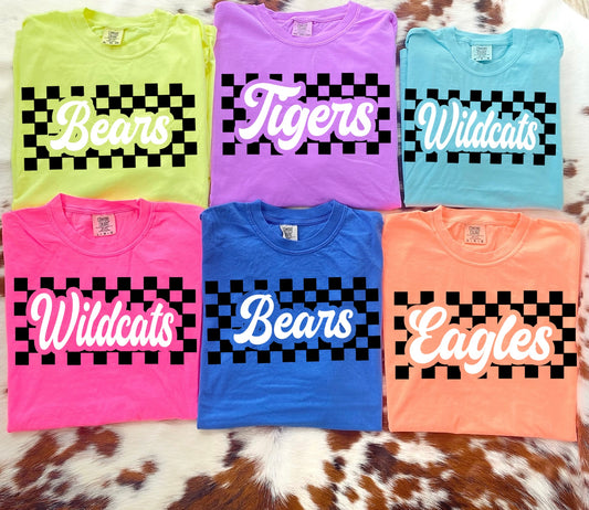 Mascots Puff checkered Comfort Color Tee